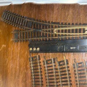 Vintage Lionel train track right 18” radius switch